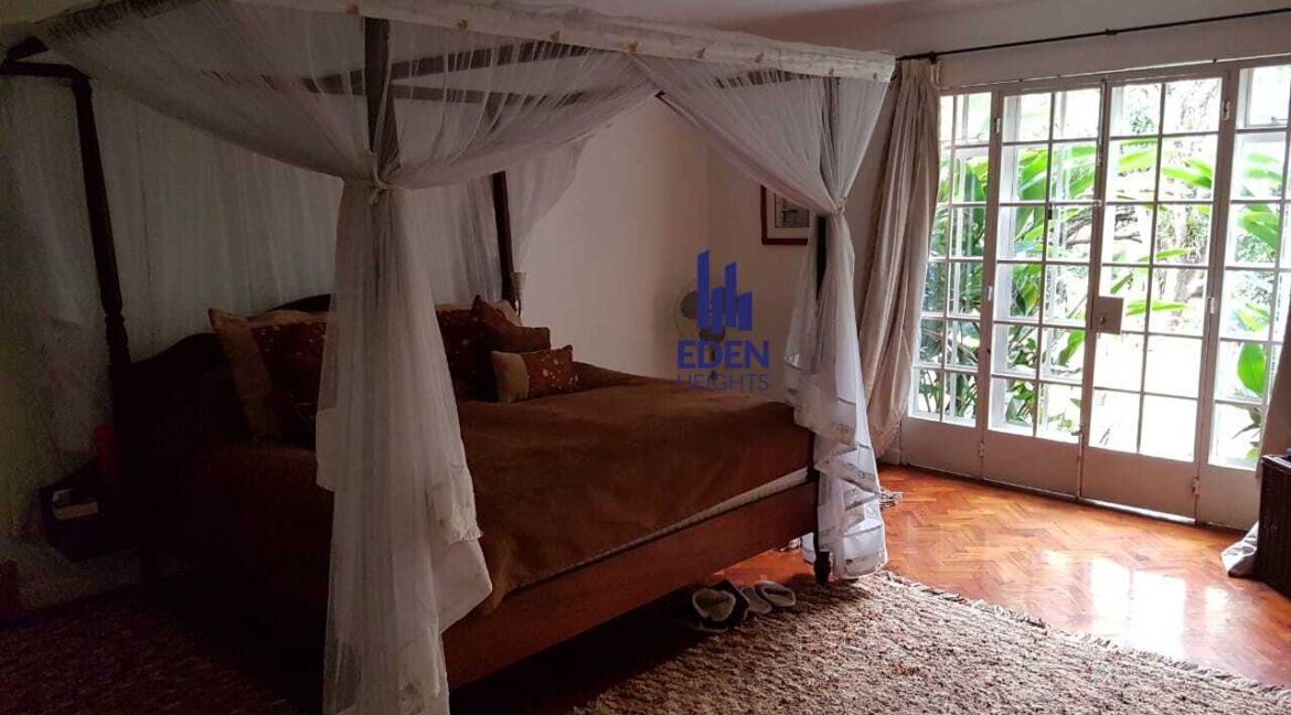 WhatsApp Image 2025-12-01 at 13.44.16